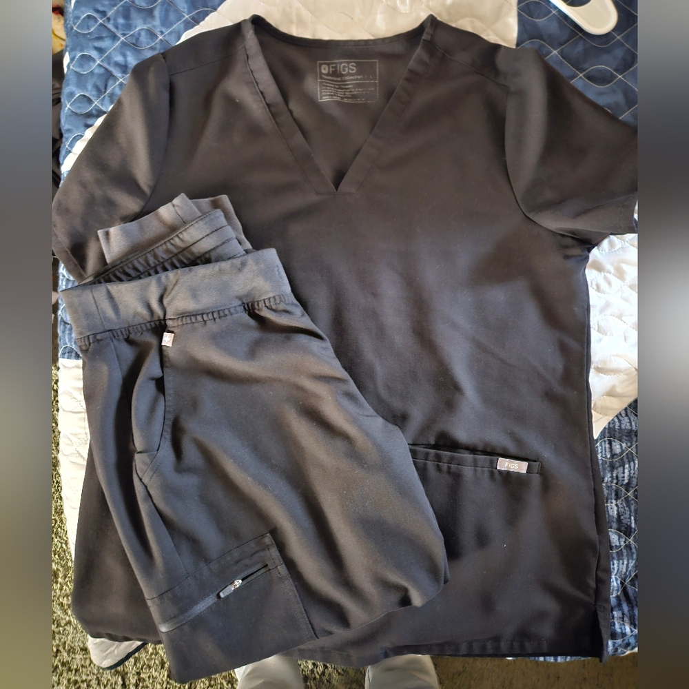 FIGS Womens Black Scrub Set